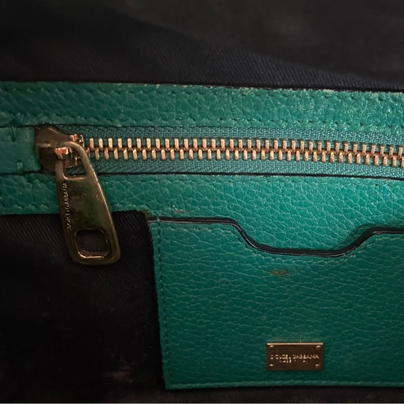 Dolce & Gabbana
Green Soft Grained-Leather Dolce Box Bag - Picture 12 of 13